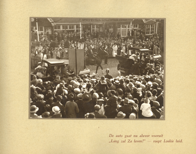 222741 Afbeelding van de aankomst van koningin Wilhelmina en haar gevolg bij de Jaarbeurs te Utrecht.